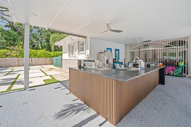 5750 SW 67 Ave, Miami, FL 33143