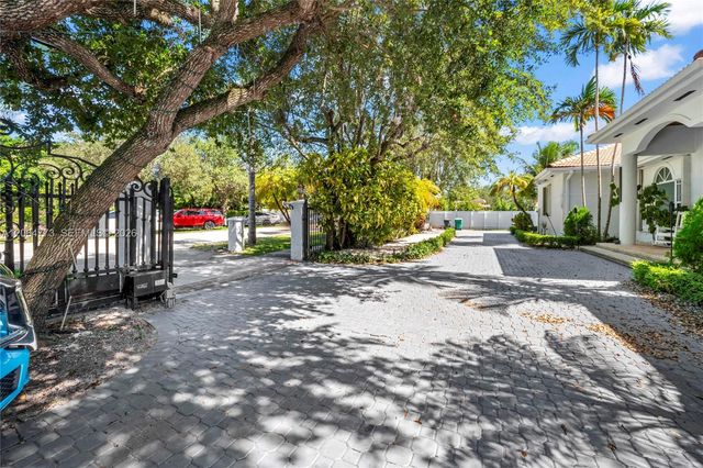 5750 SW 67 Ave, Miami, FL 33143