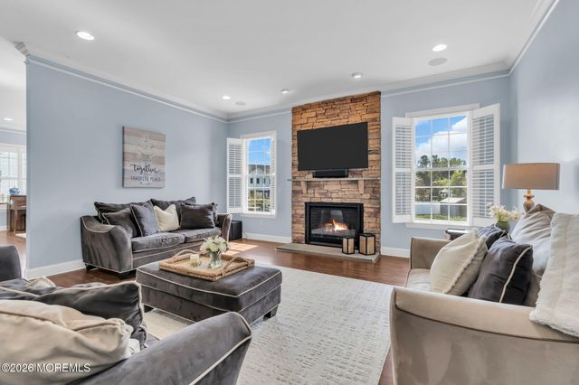 6 Van Note Court, Middletown, NJ 07748