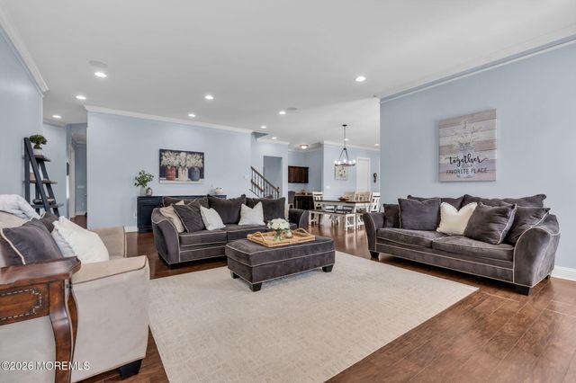 6 Van Note Court, Middletown, NJ 07748