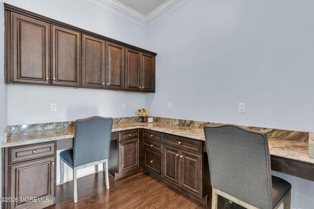 6 Van Note Court, Middletown, NJ 07748