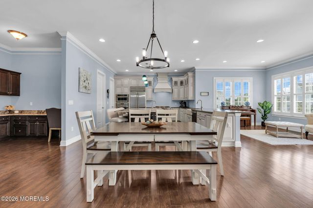 6 Van Note Court, Middletown, NJ 07748