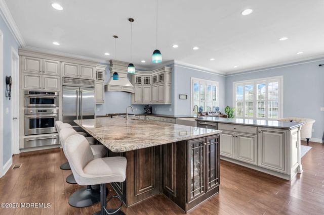 6 Van Note Court, Middletown, NJ 07748