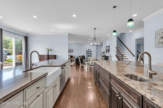6 Van Note Court, Middletown, NJ 07748