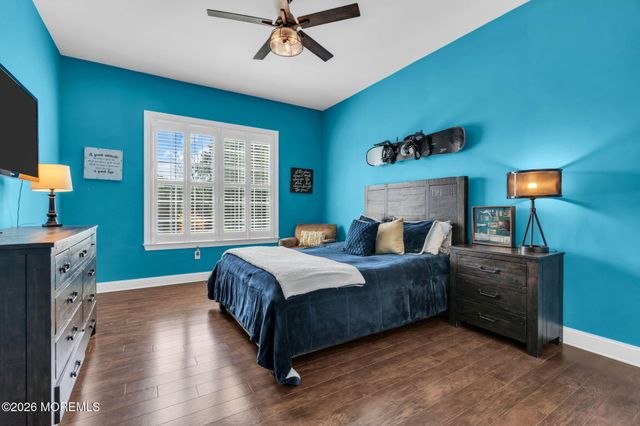 6 Van Note Court, Middletown, NJ 07748