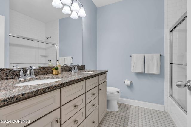 6 Van Note Court, Middletown, NJ 07748