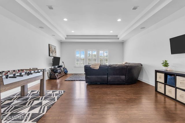 6 Van Note Court, Middletown, NJ 07748
