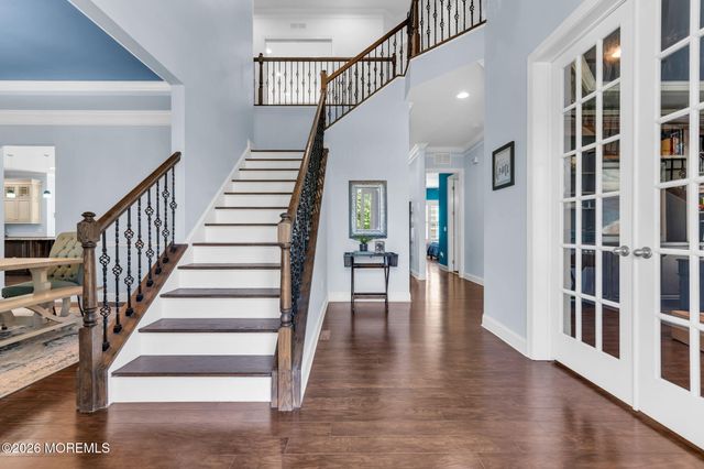 6 Van Note Court, Middletown, NJ 07748