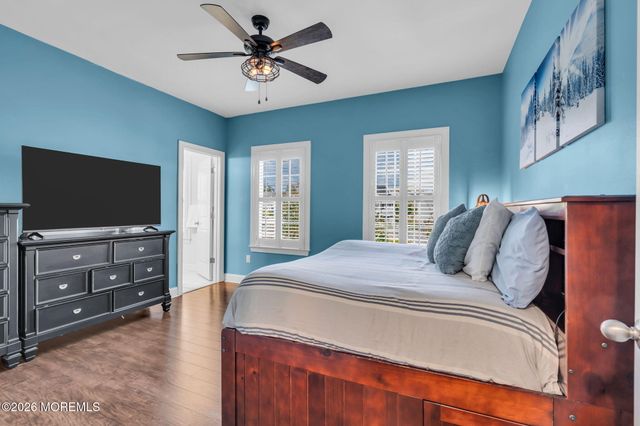 6 Van Note Court, Middletown, NJ 07748
