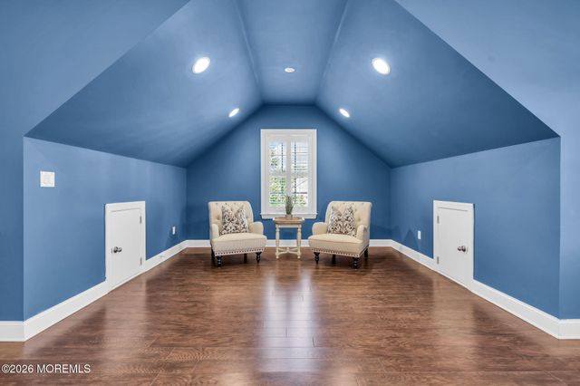 6 Van Note Court, Middletown, NJ 07748