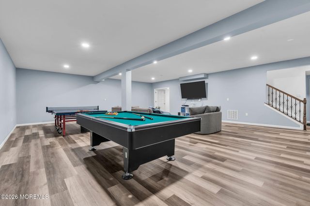 6 Van Note Court, Middletown, NJ 07748