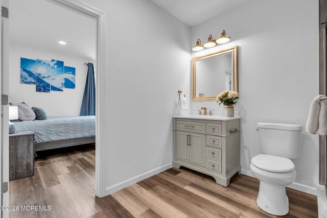 6 Van Note Court, Middletown, NJ 07748