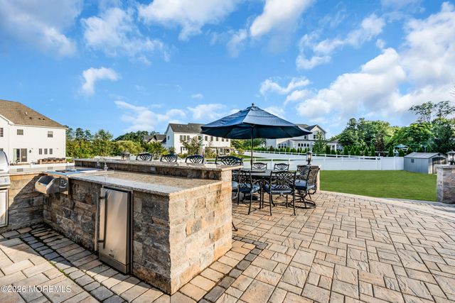6 Van Note Court, Middletown, NJ 07748