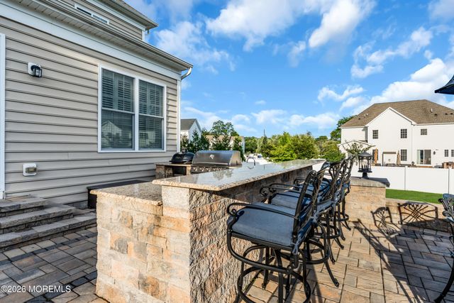 6 Van Note Court, Middletown, NJ 07748