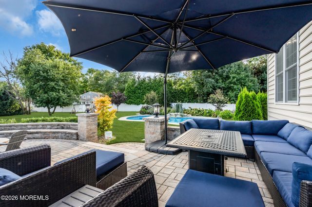 6 Van Note Court, Middletown, NJ 07748