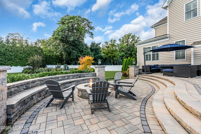 6 Van Note Court, Middletown, NJ 07748