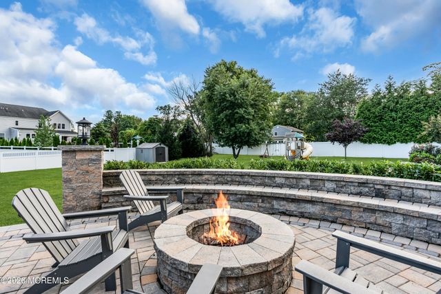 6 Van Note Court, Middletown, NJ 07748