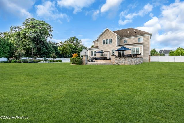 6 Van Note Court, Middletown, NJ 07748