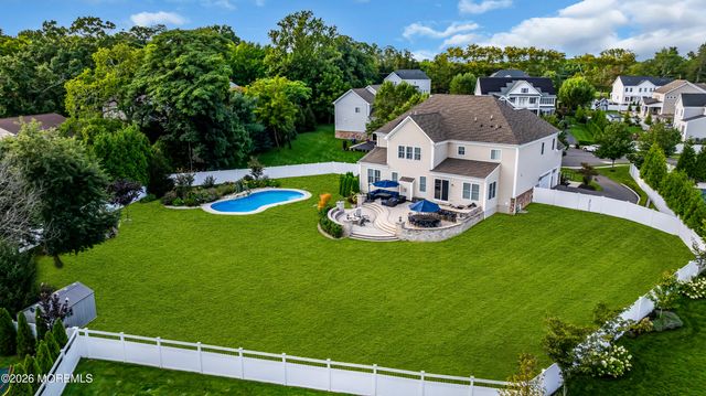6 Van Note Court, Middletown, NJ 07748