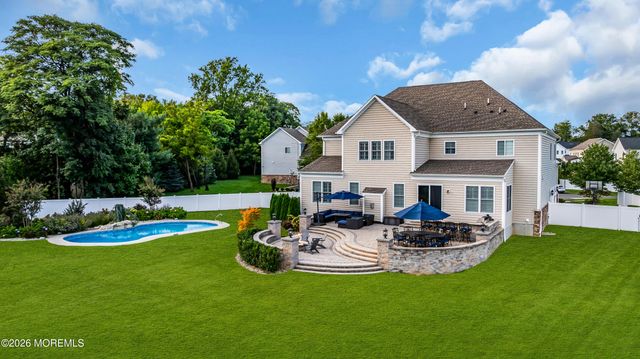 6 Van Note Court, Middletown, NJ 07748