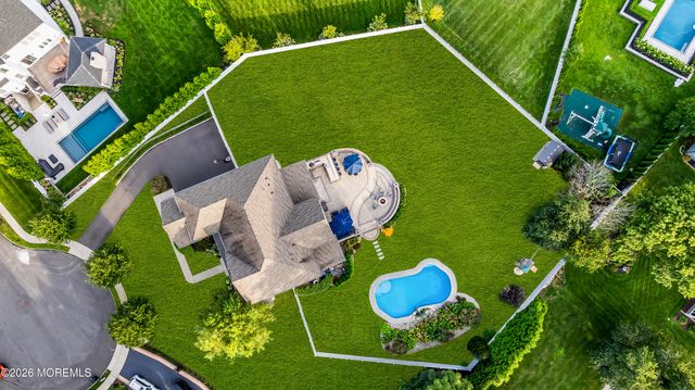 6 Van Note Court, Middletown, NJ 07748