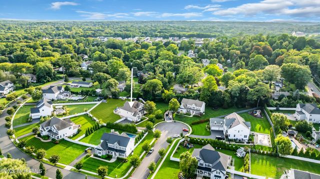 6 Van Note Court, Middletown, NJ 07748