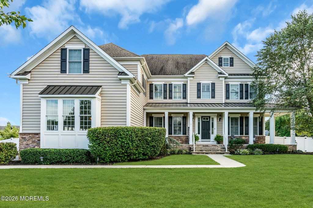 6 Van Note Court, Middletown, NJ 07748
