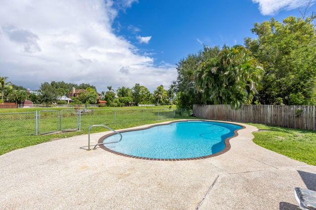 9353 Longmeadow Circle, Boynton Beach, FL 33436
