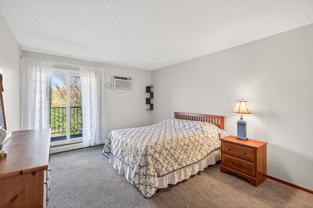 35 Nathan Lane N 223, Plymouth, MN 55441