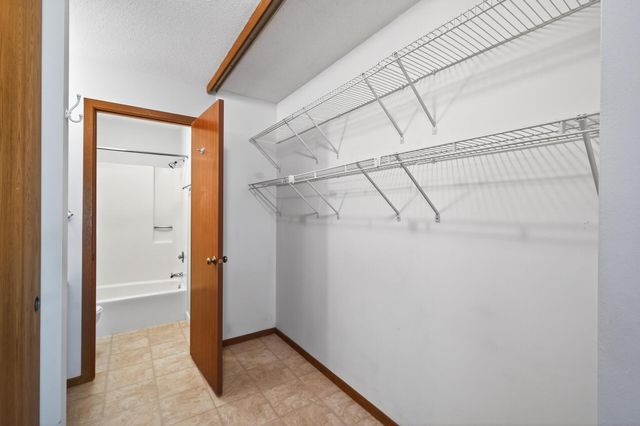 35 Nathan Lane N 223, Plymouth, MN 55441