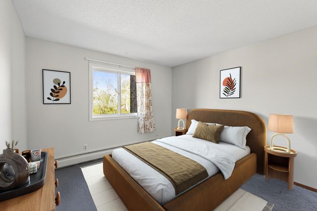 35 Nathan Lane N 223, Plymouth, MN 55441