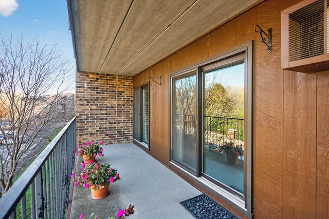 35 Nathan Lane N 223, Plymouth, MN 55441