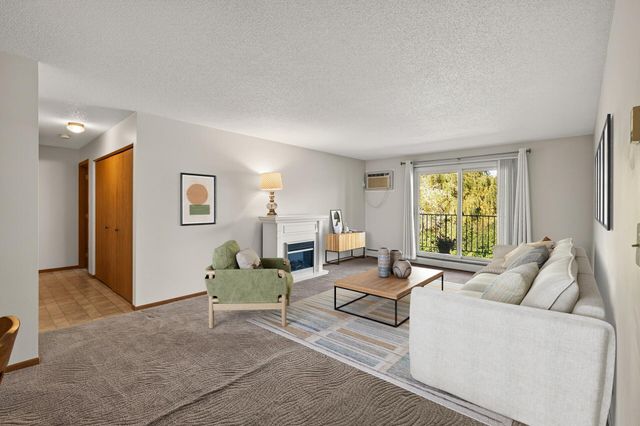 35 Nathan Lane N 223, Plymouth, MN 55441