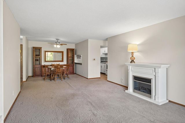 35 Nathan Lane N 223, Plymouth, MN 55441