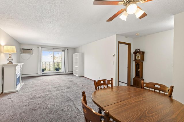 35 Nathan Lane N 223, Plymouth, MN 55441