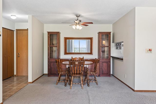 35 Nathan Lane N 223, Plymouth, MN 55441