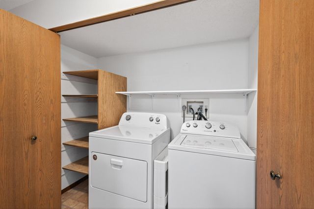 35 Nathan Lane N 223, Plymouth, MN 55441