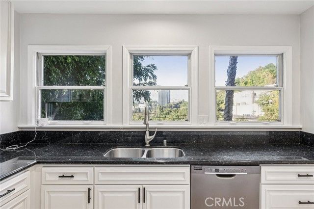 3600 Multiview Drive, Los Angeles, CA 90068