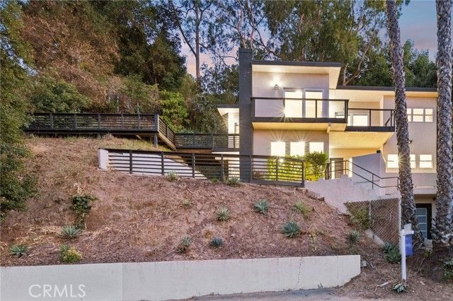 3600 Multiview Drive, Los Angeles, CA 90068