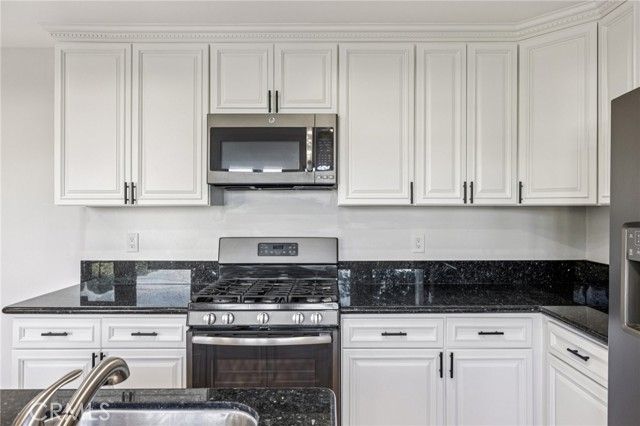 3600 Multiview Drive, Los Angeles, CA 90068