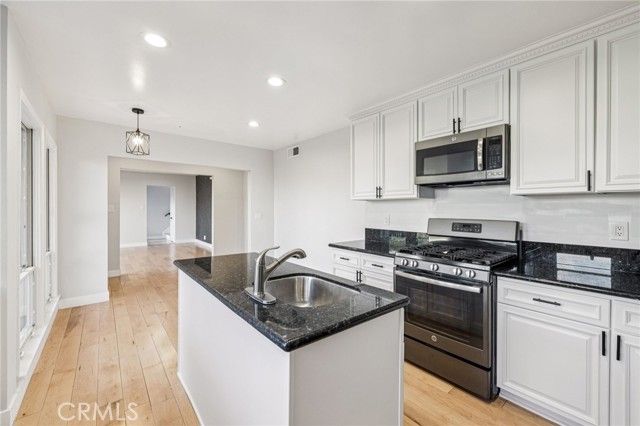 3600 Multiview Drive, Los Angeles, CA 90068