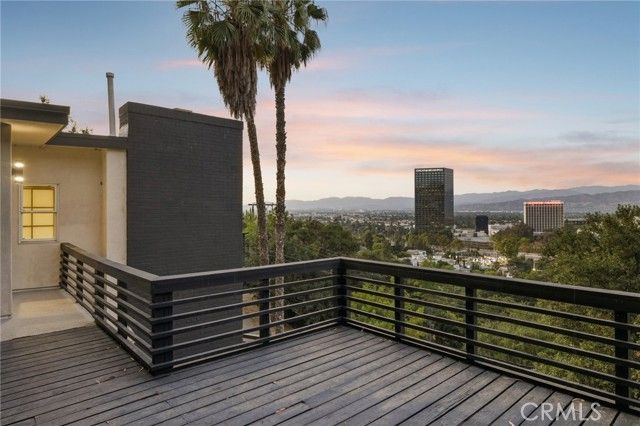 3600 Multiview Drive, Los Angeles, CA 90068