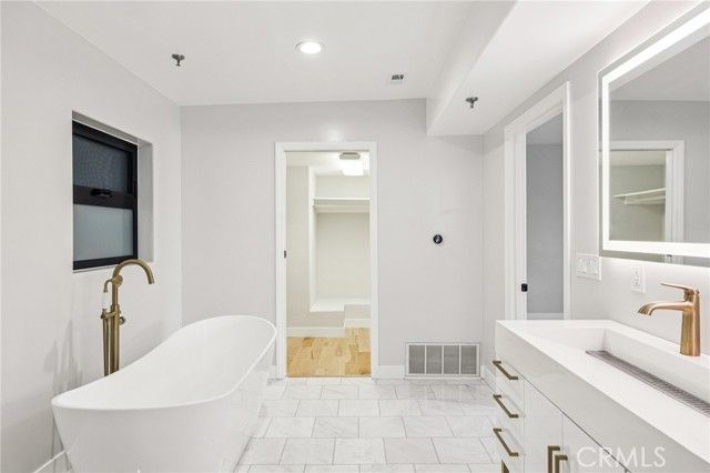 3600 Multiview Drive, Los Angeles, CA 90068