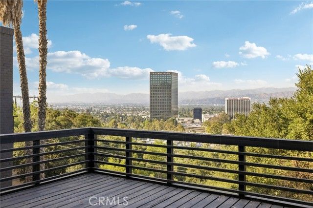 3600 Multiview Drive, Los Angeles, CA 90068
