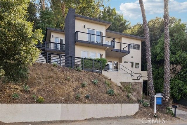 3600 Multiview Drive, Los Angeles, CA 90068