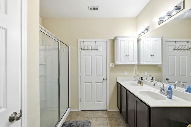 755 Hoot Owl LN S, Leander, TX 78641