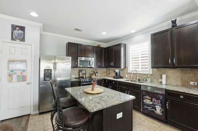 755 Hoot Owl LN S, Leander, TX 78641