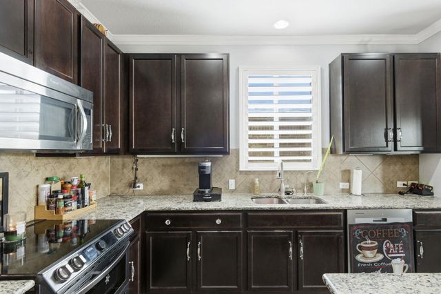 755 Hoot Owl LN S, Leander, TX 78641