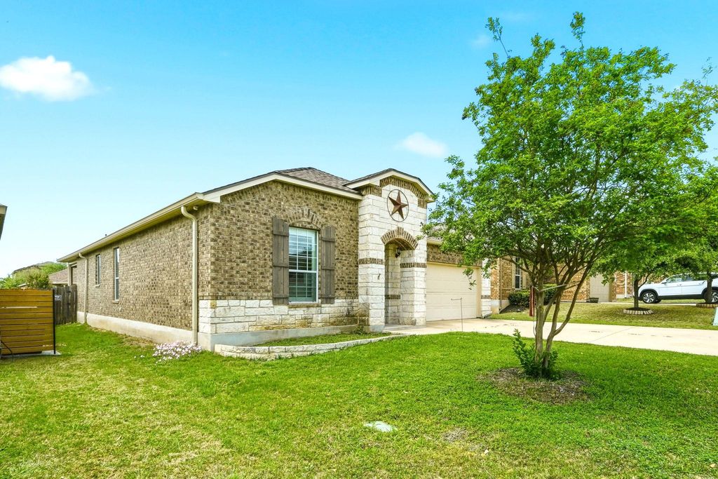 755 Hoot Owl LN S, Leander, TX 78641