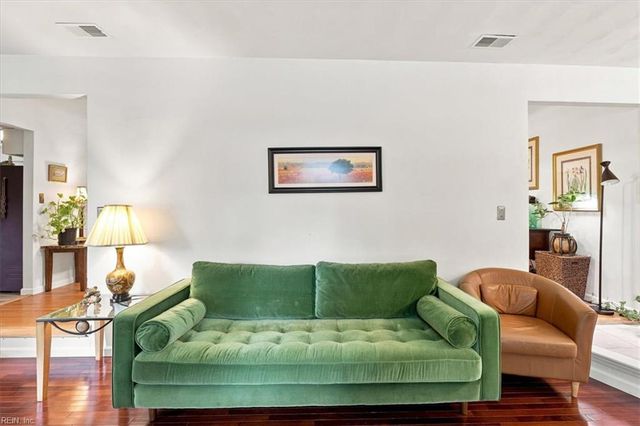 709 Southleaf DR, Virginia Beach, VA 23462